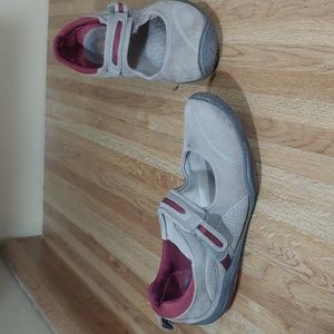 Clarks Mary Jane Walking Shoes 9